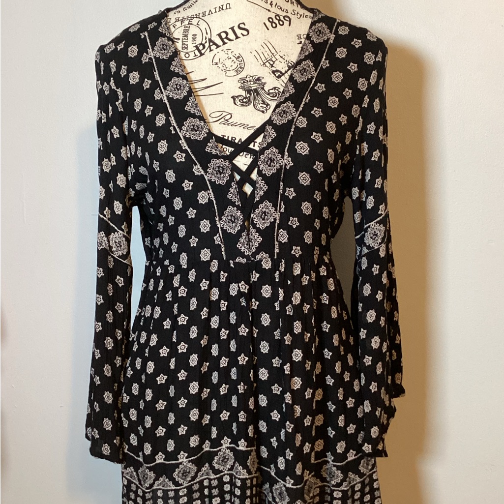 Boho Romper By Angie V-Neck~Bell Sleeves Lightweight & Breathable Sz. Lg